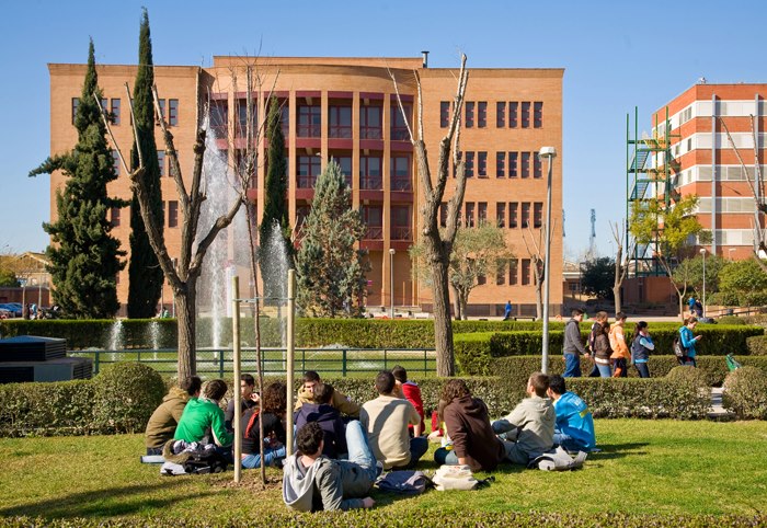 Edificio Rojo, Facultad de biología