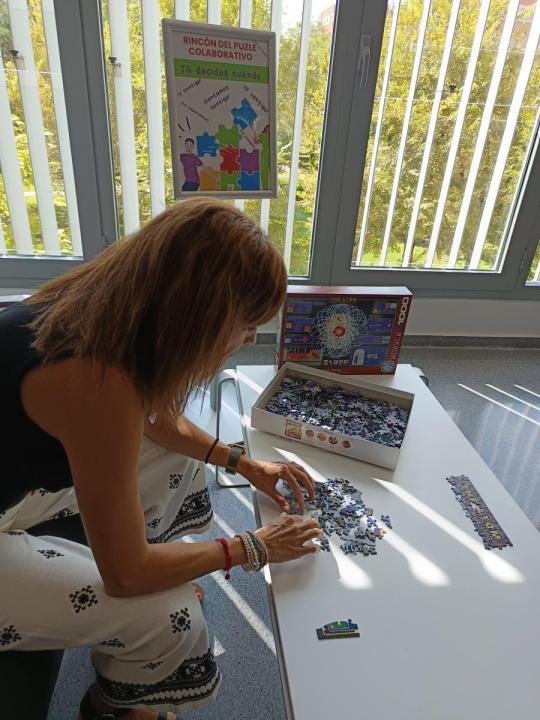 Foto | Persona con puzle